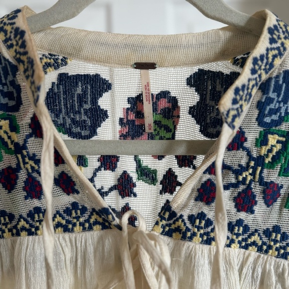 Free People - In Vivid Color Embroidered Peasant Top - Size M - Picture 9 of 9
